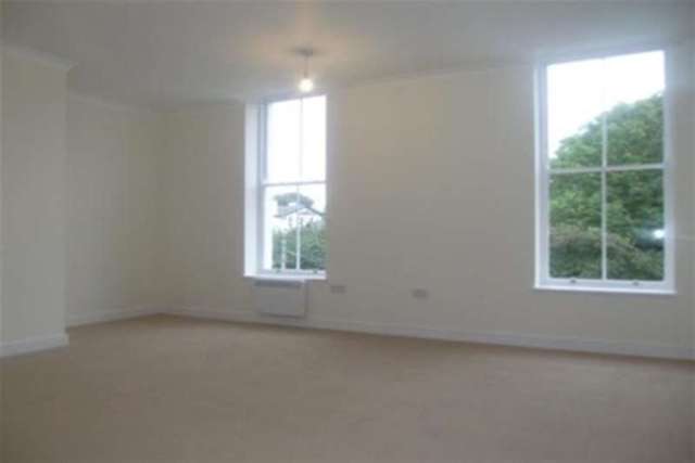  Image of 2 bedroom Flat to rent in Parkfield Road Aigburth Liverpool L17 at Liverpool, L17 8UG