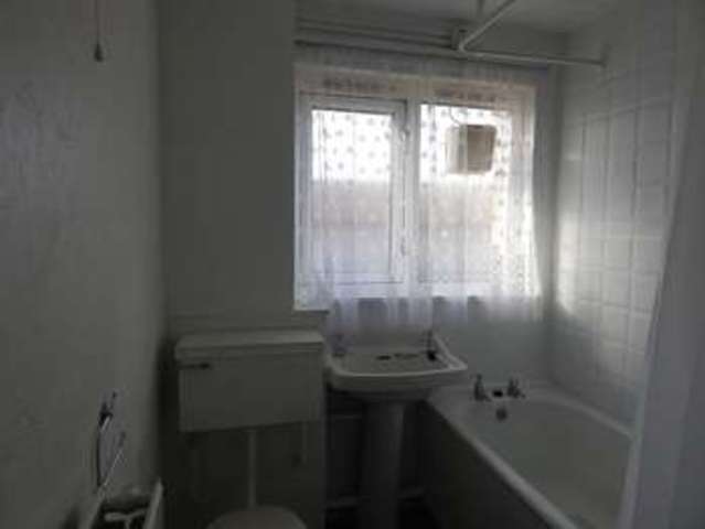  Image of 2 bedroom Flat for sale in Yew Grove Livingston EH54 at Yew Grove  Livingston, EH54 5LY