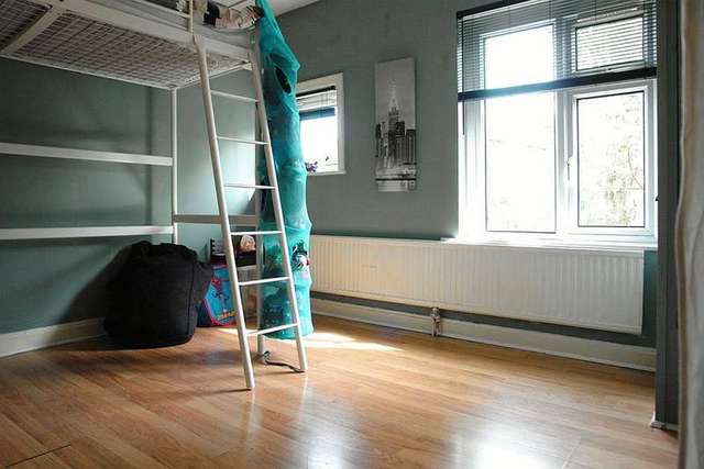  Image of 3 bedroom Town House for sale in Hamilton Avenue Royton Oldham OL2 at Royton Oldham Lancashire, OL2 5EN