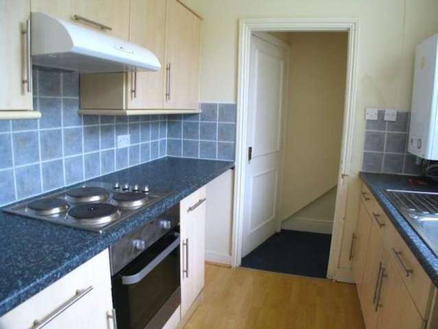  Image of 2 bedroom Maisonette to rent in East Ascent St. Leonards-on-Sea TN38 at 25 East Ascent  ST LEONARDS ON SEA, TN38 0DS