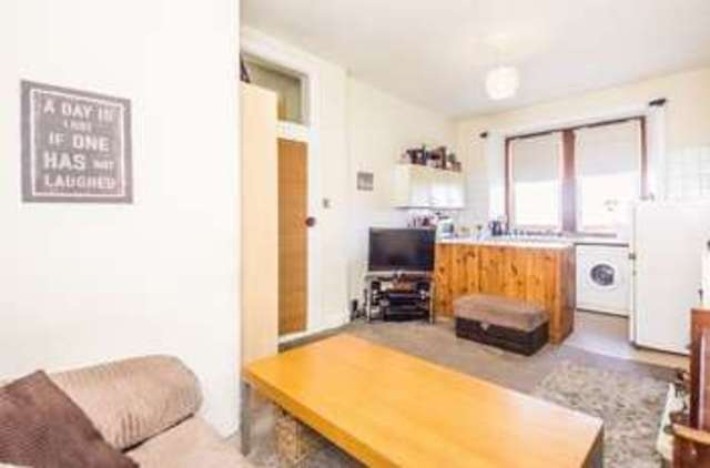  Image of 1 bedroom Flat for sale in Albion Road Edinburgh EH7 at Albion Road Easter Road Edinburgh, EH7 5QW