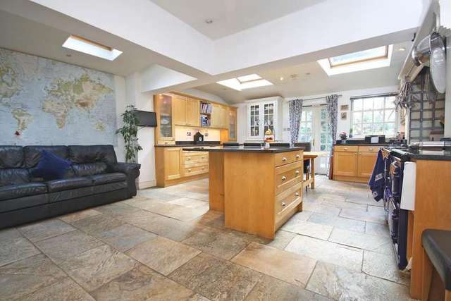  Image of 3 bedroom Detached house for sale in Park Lane East Reigate RH2 at Reigate, RH2 8HS