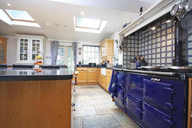  Image of 3 bedroom Detached house for sale in Park Lane East Reigate RH2 at Reigate, RH2 8HS