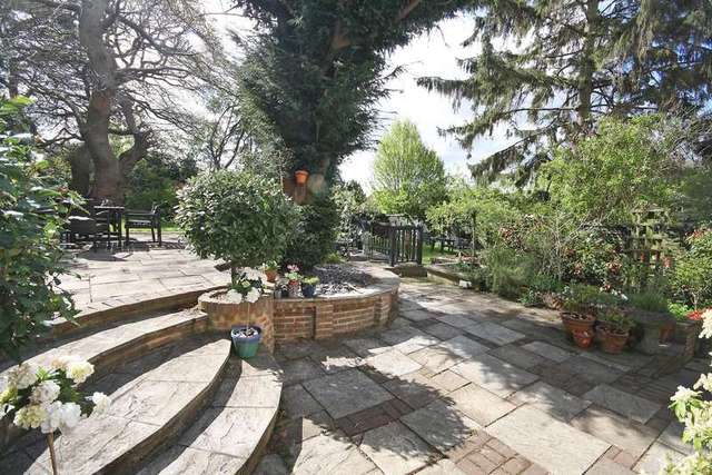  Image of 3 bedroom Detached house for sale in Park Lane East Reigate RH2 at Reigate, RH2 8HS