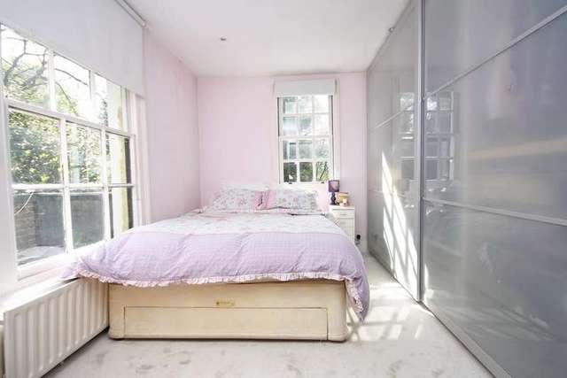  Image of 3 bedroom Detached house for sale in Park Lane East Reigate RH2 at Reigate, RH2 8HS