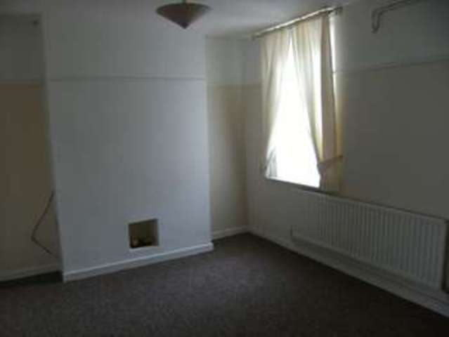  Image of 3 bedroom Terraced house to rent in Oldfield Road Ellesmere Port CH65 at Oldfield Road  ELLESMERE PORT, CH65 8DE