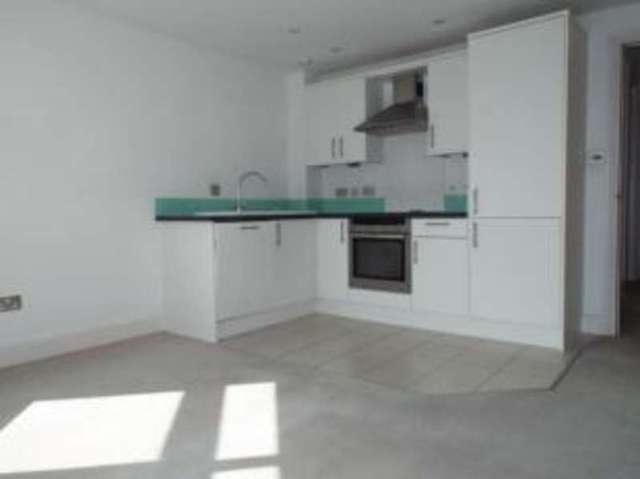  Image of 2 bedroom Flat for sale in South Road Weston-super-Mare BS23 at 39 South Road Weston-super-Mare Weston-super-Mare, BS23 2LX
