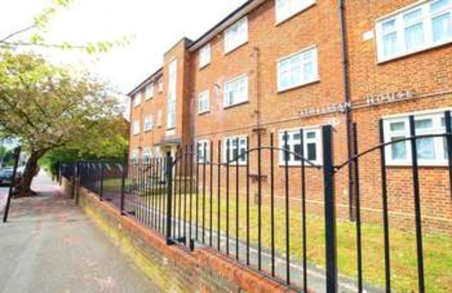  Image of 4 bedroom Flat to rent in Londesborough Road London N16 at Londesborough Road  London, N16 8RW
