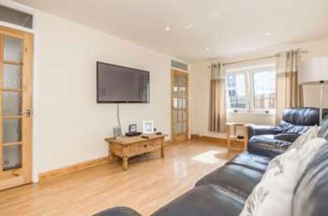  Image of 1 bedroom Bungalow for sale in Murrayburn Park Edinburgh EH14 at Murrayburn Park Wester Hailes Edinburgh, EH14 2PD