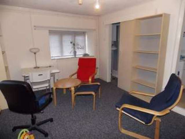  Image of 1 bedroom Flat to rent in High Street Twerton Bath BA2 at 56 High Street Twerton Bath, BA2 1DD