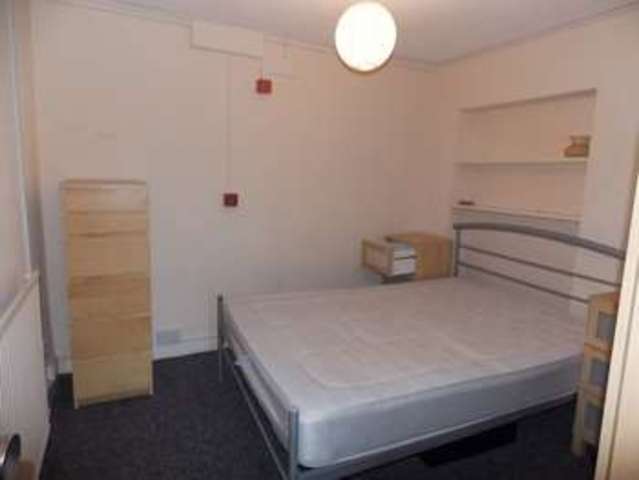  Image of 1 bedroom Flat to rent in High Street Twerton Bath BA2 at 56 High Street Twerton Bath, BA2 1DD