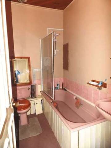  Image of 1 bedroom Flat to rent in High Street Twerton Bath BA2 at 56 High Street Twerton Bath, BA2 1DD