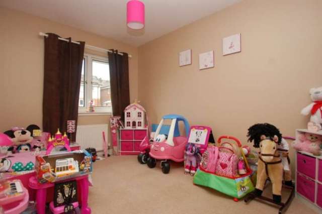  Image of 2 bedroom Terraced house to rent in Hardridge Road Glasgow G52 at Hardridge Road  Corkerhill, G52 1RJ
