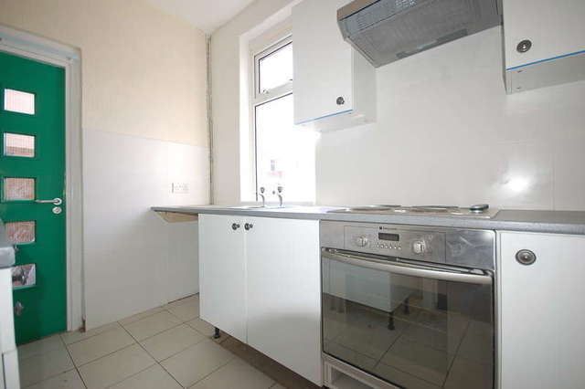  Image of 3 bedroom Terraced house to rent in Peter Street Blackpool FY1 at Blackpool Lancashire, FY1 3NL