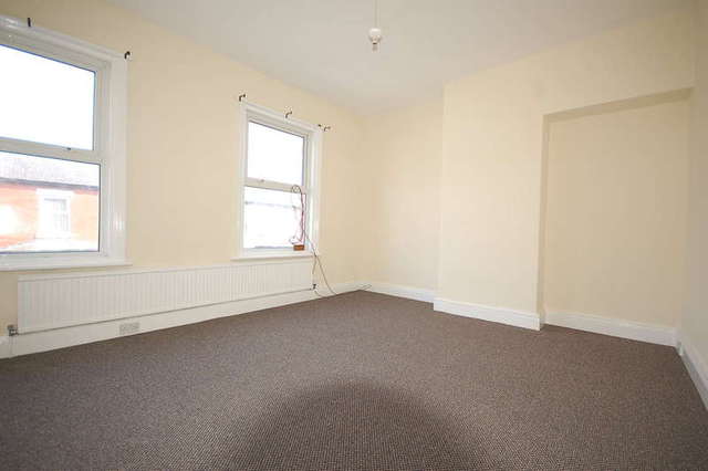  Image of 3 bedroom Terraced house to rent in Peter Street Blackpool FY1 at Blackpool Lancashire, FY1 3NL