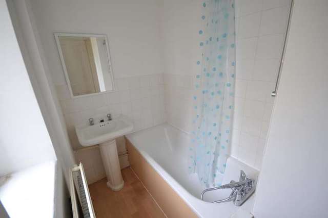  Image of 2 bedroom Flat to rent in Marina Bexhill-on-Sea TN40 at Marina  Bexhill On Sea, TN40 1DD