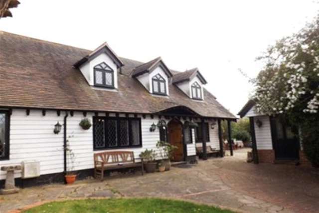  Image of 4 bedroom Detached house to rent in New Farm Drive Abridge Romford RM4 at Romford, RM4 1BU