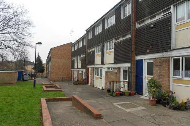  Image of 2 bedroom Flat for sale in Acacia Road London N22 at London, N22 5SB