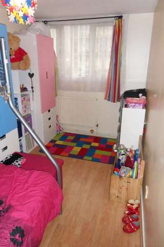  Image of 2 bedroom Flat for sale in Acacia Road London N22 at London, N22 5SB