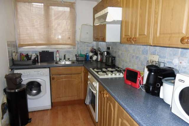 Image of 2 bedroom Flat for sale in Acacia Road London N22 at London, N22 5SB