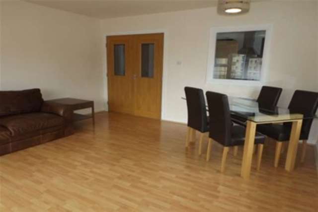  Image of 2 bedroom Flat to rent in Adventurers Quay Cardiff CF10 at Cardiff, CF10 4NP