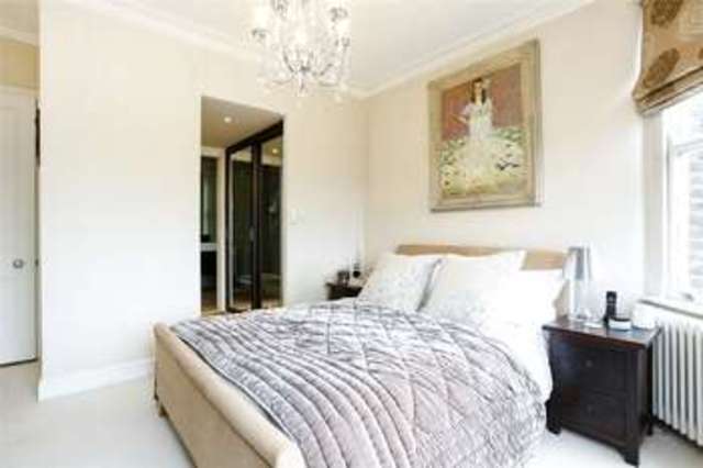  Image of 2 bedroom Flat for sale in Albert Bridge Road London SW11 at Battersea Park London Battersea, SW11 4PG