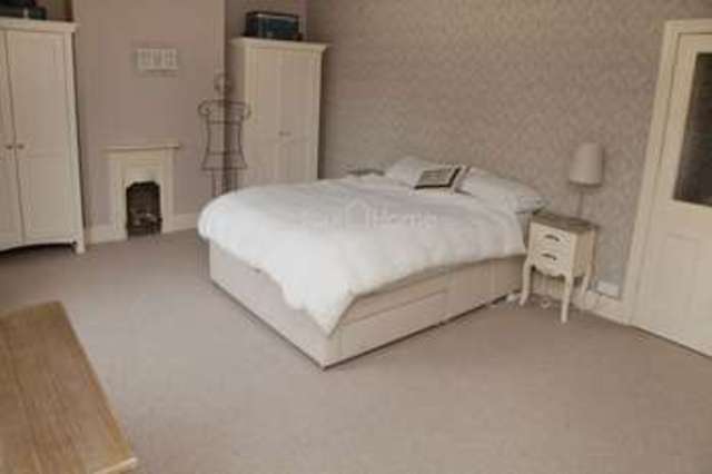  Image of 4 bedroom Terraced house to rent in Albert Crescent Lincoln LN1 at Albert Crescent  Lincoln, LN1 1LX