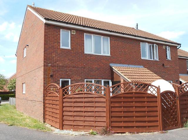  Image of 1 bedroom Maisonette for sale in Alburgh Close Bedford MK42 at Bedford, MK42 0HQ