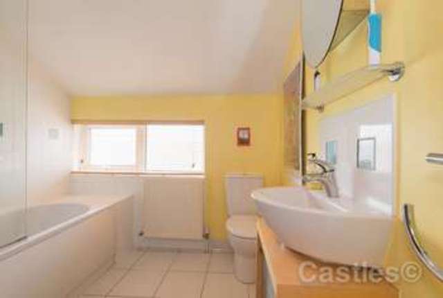  Image of 1 bedroom Flat to rent in Alexandra Road London N8 at Alexandra Road Hornsey London, N8 0PL
