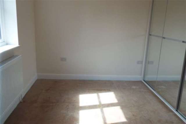  Image of 3 bedroom Terraced house to rent in Normandy Street Alton GU34 at Alton, GU34 1DH