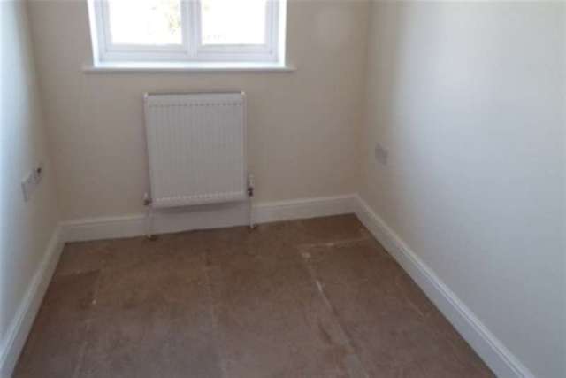  Image of 3 bedroom Terraced house to rent in Normandy Street Alton GU34 at Alton, GU34 1DH