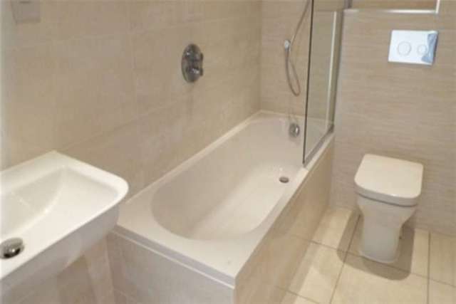  Image of 3 bedroom Terraced house to rent in Normandy Street Alton GU34 at Alton, GU34 1DH