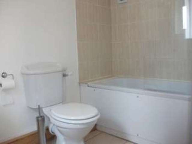  Image of 3 bedroom Detached house to rent in Armscroft Road Longlevens Gloucester GL2 at Armscroft Road Barnwood Gloucester, GL2 0SJ