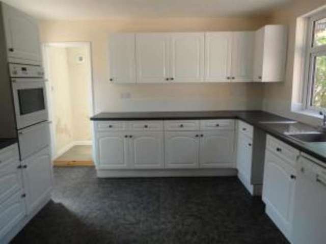  Image of 3 bedroom Bungalow for sale in Shawfield Road Ash Vale Aldershot GU12 at Ash Aldershot Ash, GU12 5DJ