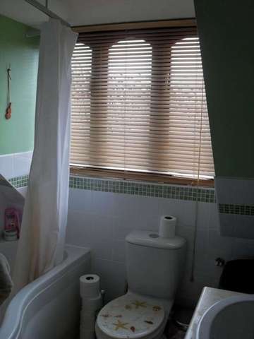  Image of 2 bedroom Flat to rent in Ashbourne Road Mitcham CR4 at Ashbourne Road  Mitcham, CR4 2DR