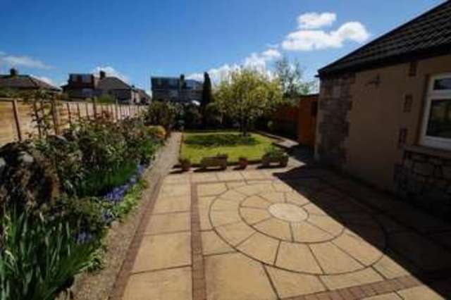  Image of 2 bedroom Flat to rent in Ashcombe Road Weston-super-Mare BS23 at Ashcombe Road  Weston-Super-Mare, BS23 3DX