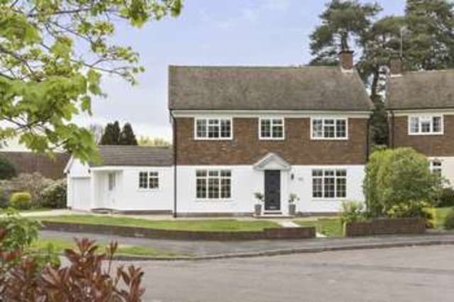  Image of 4 bedroom Detached house for sale in Taleworth Road Ashtead KT21 at Taleworth Road  Ashtead, KT21 2PY