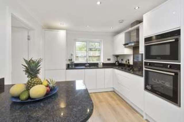  Image of 4 bedroom Detached house for sale in Taleworth Road Ashtead KT21 at Taleworth Road  Ashtead, KT21 2PY