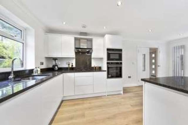  Image of 4 bedroom Detached house for sale in Taleworth Road Ashtead KT21 at Taleworth Road  Ashtead, KT21 2PY