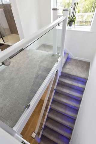  Image of 4 bedroom Detached house for sale in Taleworth Road Ashtead KT21 at Taleworth Road  Ashtead, KT21 2PY
