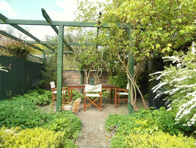  Image of 3 bedroom Terraced house for sale in Avenue Road South Newport TF10 at Avenue Road South  Newport, TF10 7DY