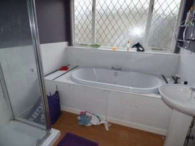  Image of 5 bedroom Detached house for sale in Back Irwell Street Bradford BD4 at Back Irwell Street  Bradford, BD4 7EW