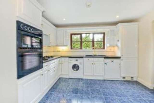  Image of 3 bedroom Detached house for sale in Badgers Cross Portsmouth Road Milford Godalming GU8 at Portsmouth Road Milford Milford, GU8 5DW