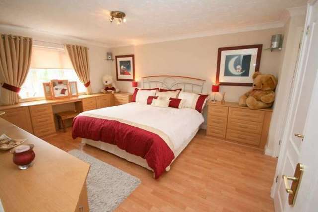  Image of 4 bedroom Detached house for sale in Badgers Gate Dunstable LU6 at Dunstable Beds Church End, LU6 2BF