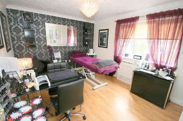  Image of 4 bedroom Detached house for sale in Badgers Gate Dunstable LU6 at Dunstable Beds Church End, LU6 2BF