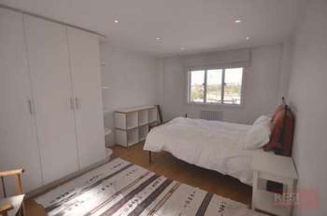  Image of 2 bedroom Flat to rent in Baker Street London NW1 at Baker Street  London, NW1 5SR