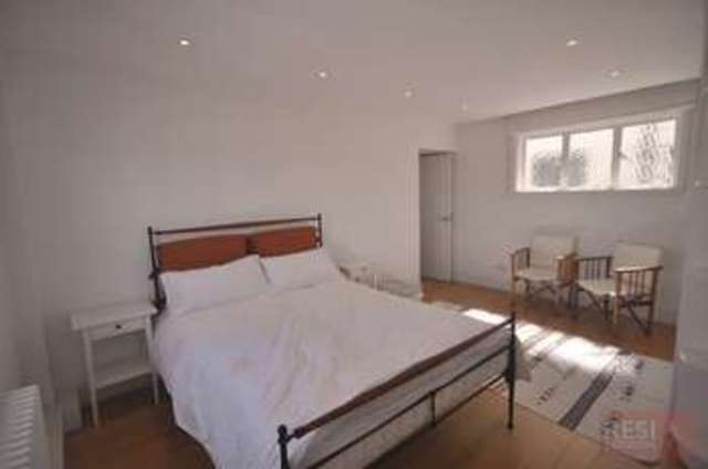  Image of 2 bedroom Flat to rent in Baker Street London NW1 at Baker Street  London, NW1 5SR