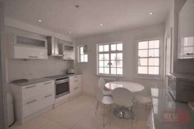  Image of 2 bedroom Flat to rent in Baker Street London NW1 at Baker Street  London, NW1 5SR