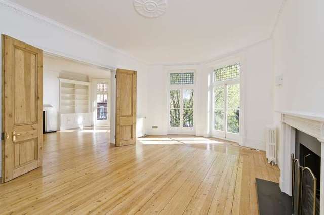  Image of 3 bedroom Flat to rent in Barkston Gardens London SW5 at Barkston Gardens  London, SW5 0EL