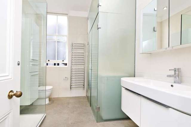  Image of 3 bedroom Flat to rent in Barkston Gardens London SW5 at Barkston Gardens  London, SW5 0EL
